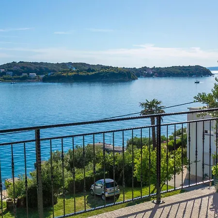 Hari * Supetarska Draga